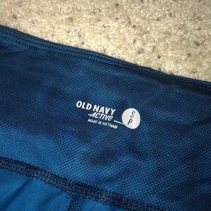 NWOT Old Navy Active crop leggings
